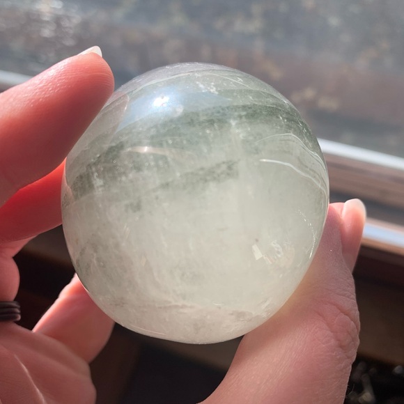 Garden Quartz Skull Carving - Picture 13 of 13